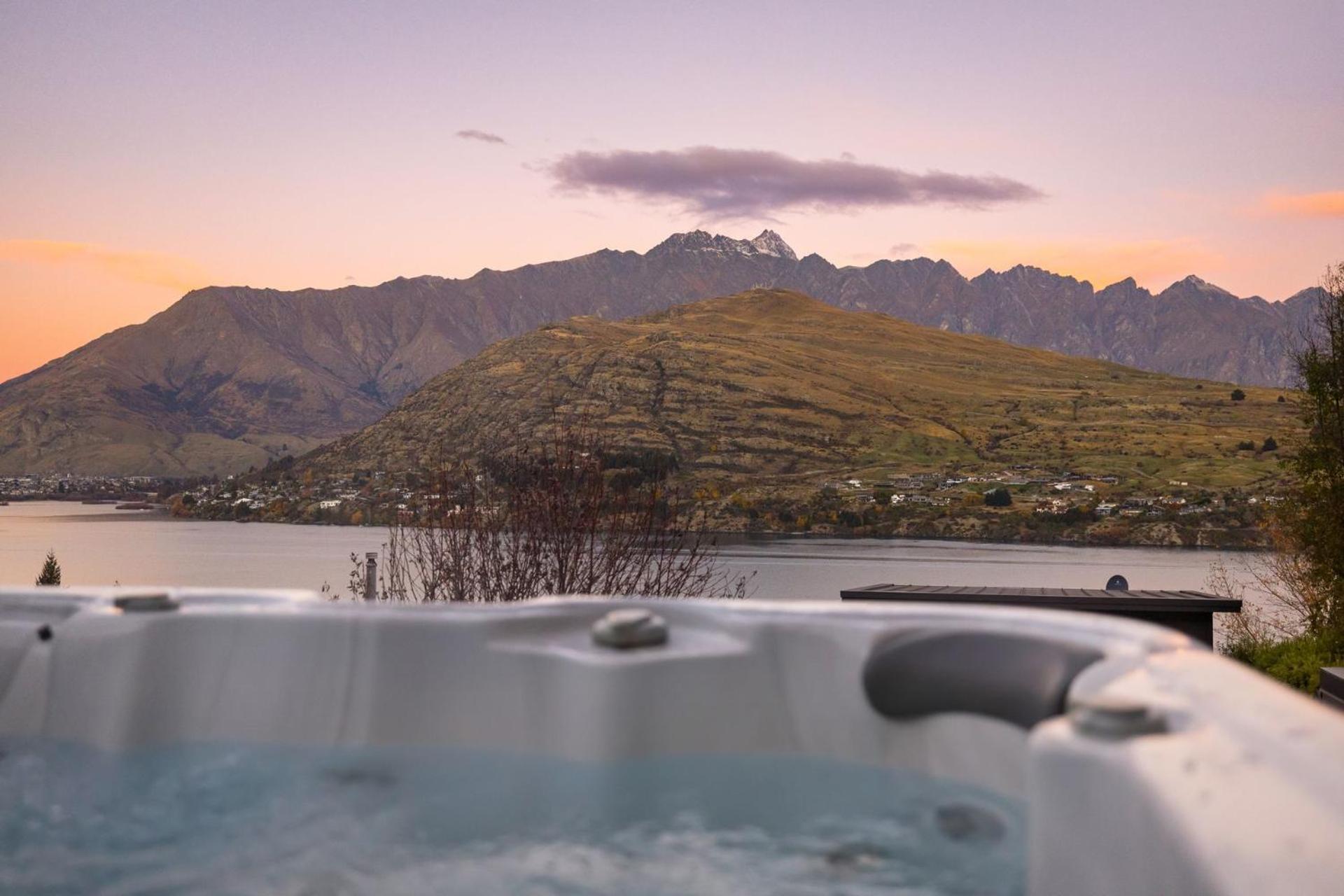 St Matthews Views Cecil Villa Queenstown Exterior photo